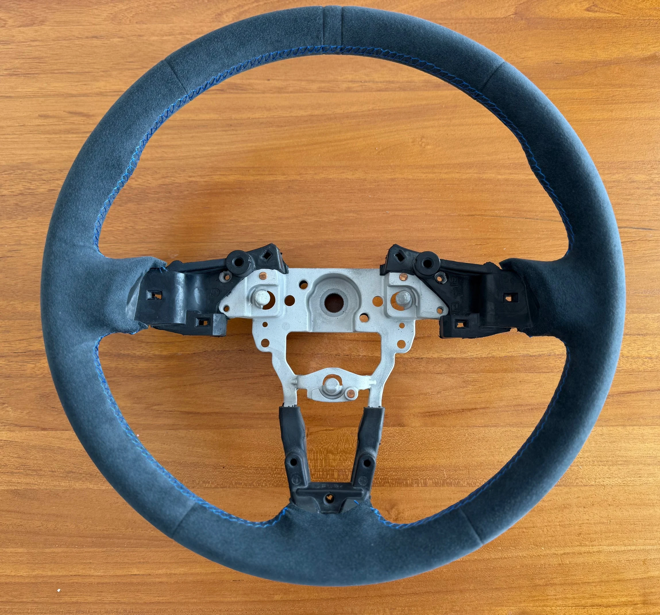 starksuedesteeringbluelimited6